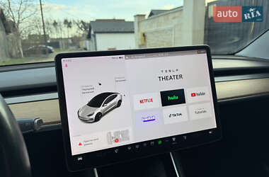 Седан Tesla Model 3 2019 в 