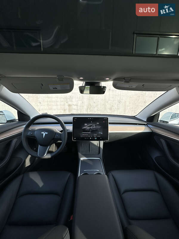 Седан Tesla Model 3 2023 в Киеве