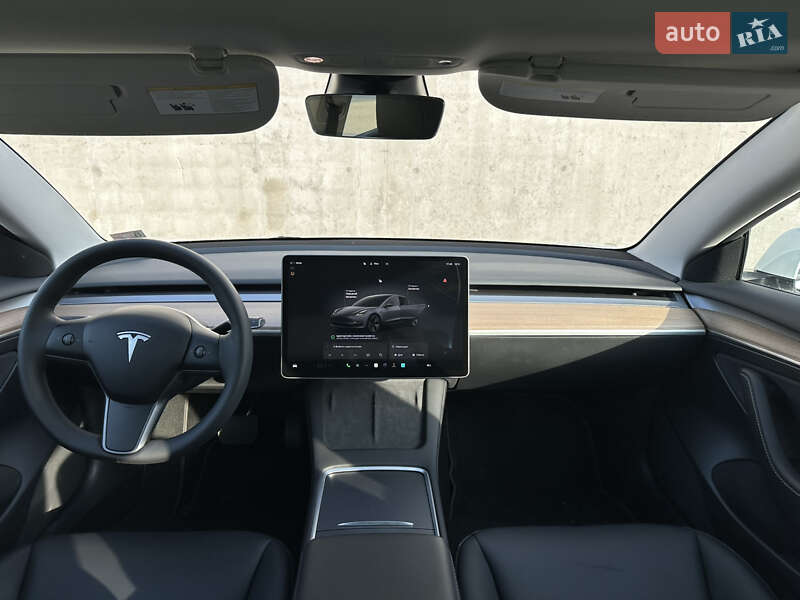 Седан Tesla Model 3 2023 в Киеве