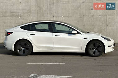 Седан Tesla Model 3 2023 в Киеве
