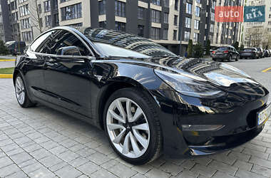 Седан Tesla Model 3 2020 в Ивано-Франковске