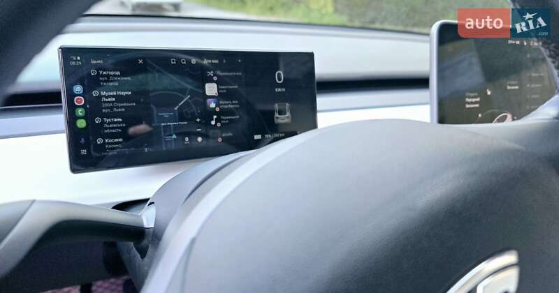 Седан Tesla Model 3 2018 в Ужгороде