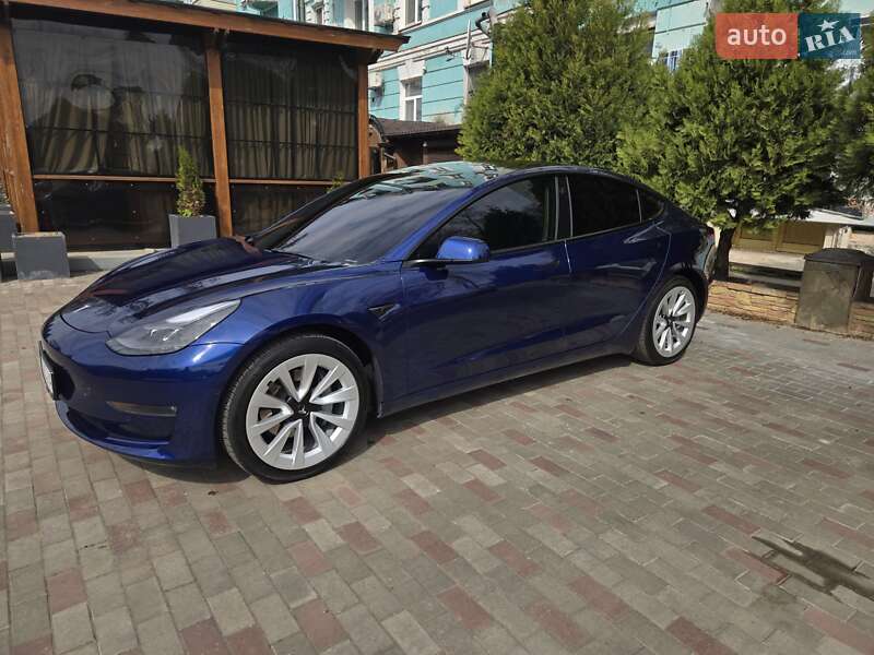 Седан Tesla Model 3 2022 в Днепре