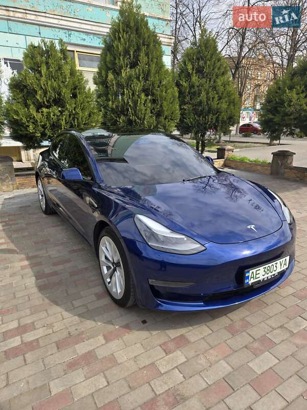 Седан Tesla Model 3 2022 в Днепре
