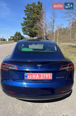 Седан Tesla Model 3 2019 в 