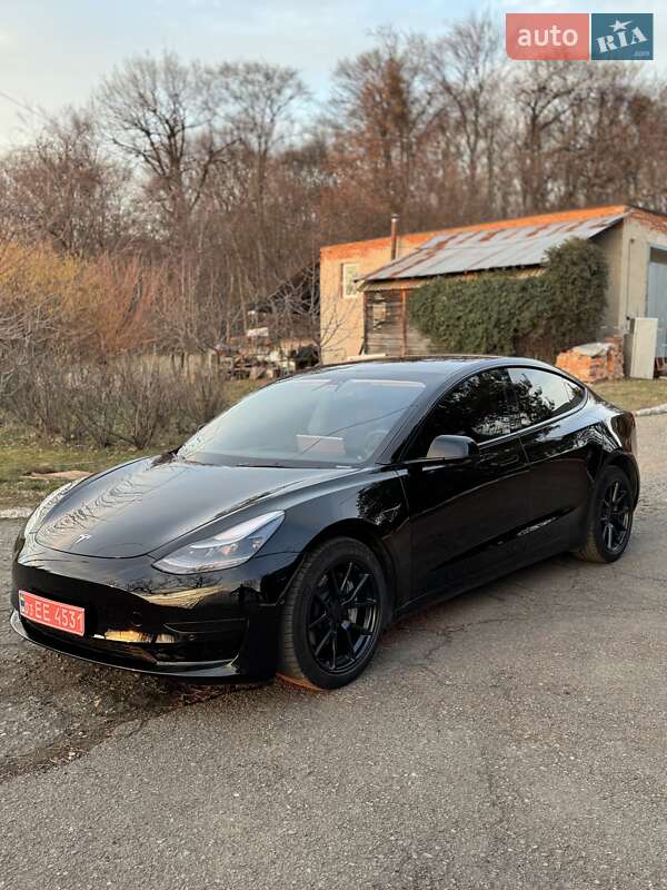 Tesla Model 3 2021