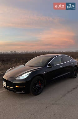 Седан Tesla Model 3 2020 в 
