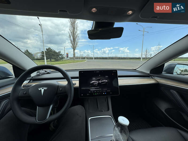 Седан Tesla Model 3 2023 в Одесі