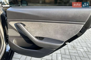 Седан Tesla Model 3 2019 в 