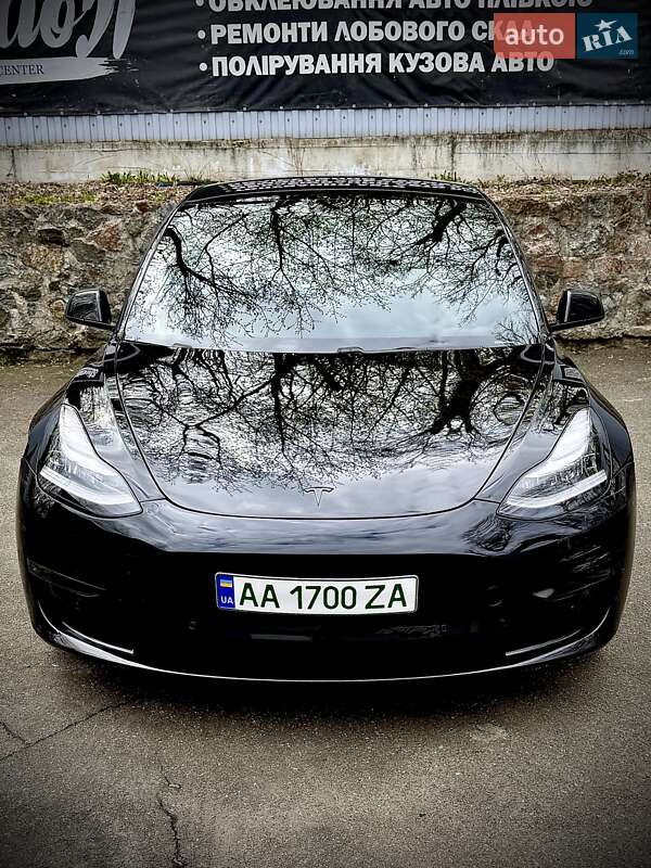 Седан Tesla Model 3 2018 в 