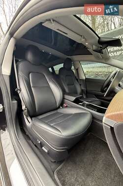 Седан Tesla Model 3 2018 в 