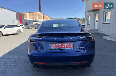 Седан Tesla Model 3 2024 в 
