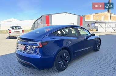 Седан Tesla Model 3 2024 в 