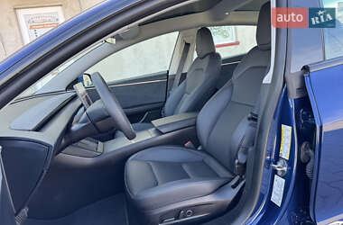 Седан Tesla Model 3 2024 в 