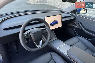 Седан Tesla Model 3 2024 в 