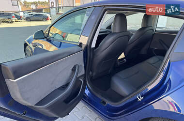 Седан Tesla Model 3 2024 в 