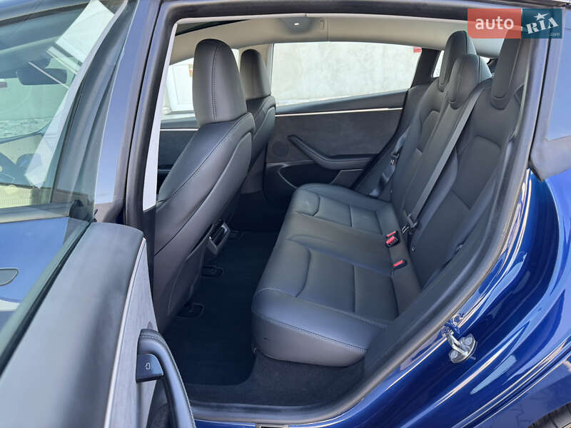 Седан Tesla Model 3 2024 в Луцке фото 38 Седан Tesla Model 3 2024 в Луцке