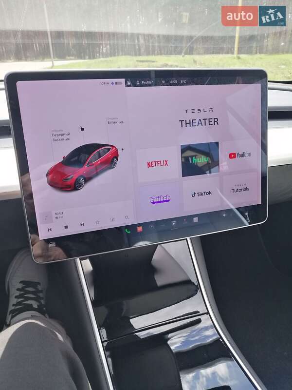 Седан Tesla Model 3 2018 в Черкасах