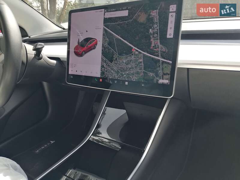 Седан Tesla Model 3 2018 в Черкасах
