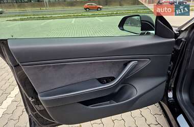 Седан Tesla Model 3 2018 в Львове