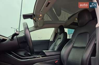Седан Tesla Model 3 2018 в Львове
