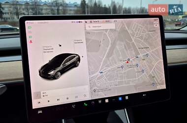 Седан Tesla Model 3 2018 в Львове