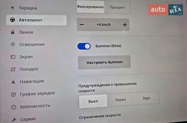 Седан Tesla Model 3 2018 в Львове