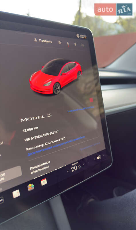Седан Tesla Model 3 2023 в Ужгороде