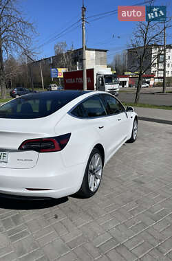 Седан Tesla Model 3 2019 в Черкассах