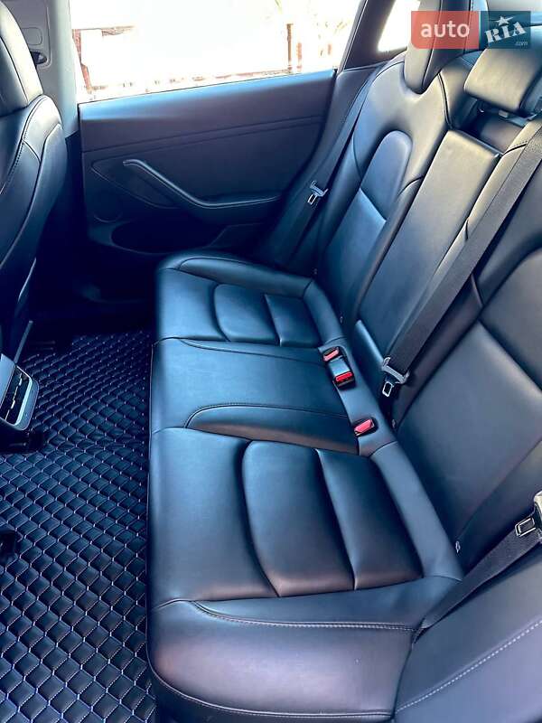 Седан Tesla Model 3 2022 в Черновцах фото 7 Седан Tesla Model 3 2022 в Черновцах