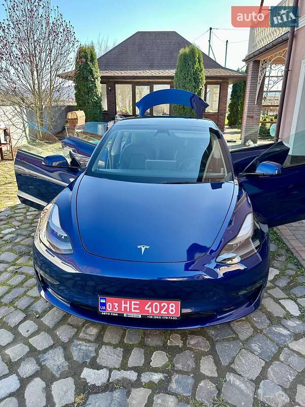 Tesla Model 3 2022