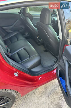 Седан Tesla Model 3 2020 в 