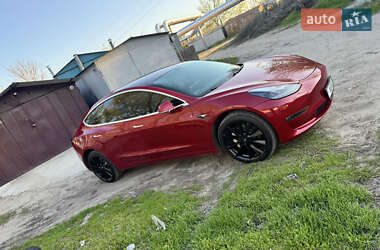 Седан Tesla Model 3 2020 в 