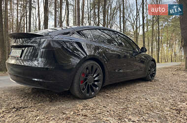 Седан Tesla Model 3 2023 в 