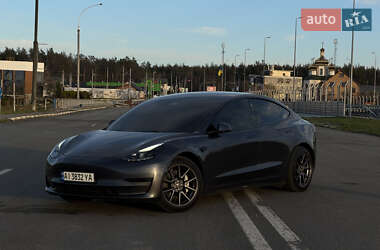 Седан Tesla Model 3 2021 в 