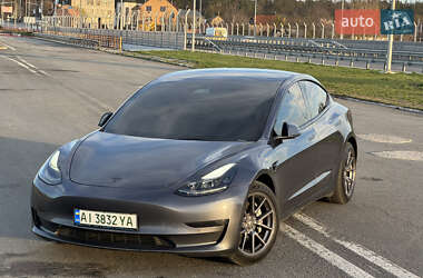Седан Tesla Model 3 2021 в 