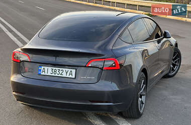 Седан Tesla Model 3 2021 в 