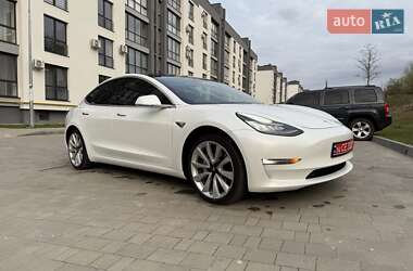 Седан Tesla Model 3 2019 в 