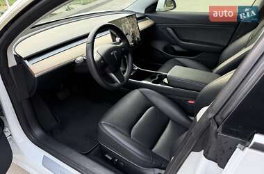 Седан Tesla Model 3 2019 в 