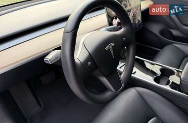 Седан Tesla Model 3 2019 в 