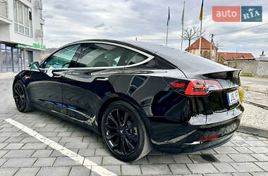Седан Tesla Model 3 2019 в Трускавце