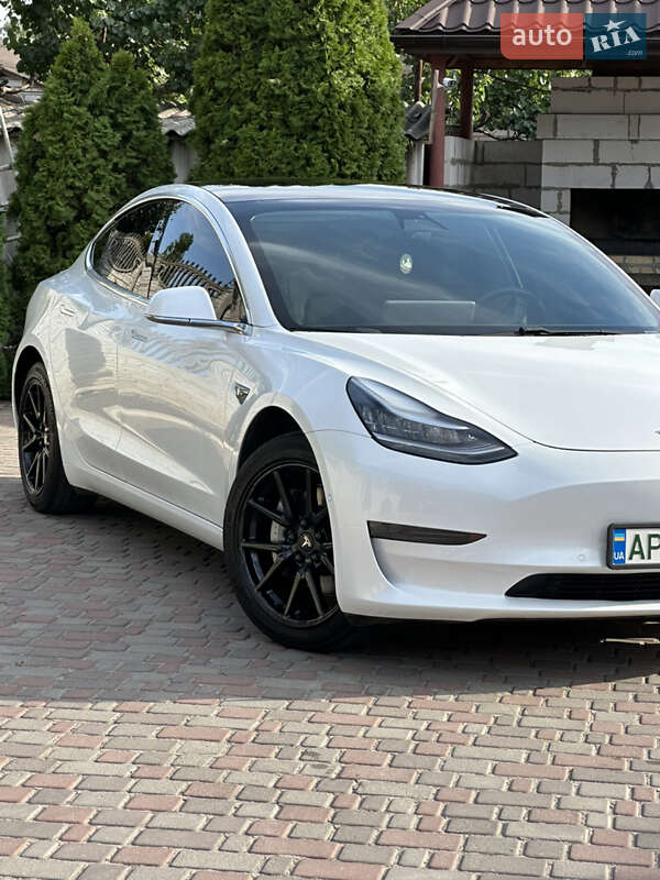Седан Tesla Model 3 2020 в Запоріжжі