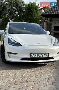 Седан Tesla Model 3 2020 в 