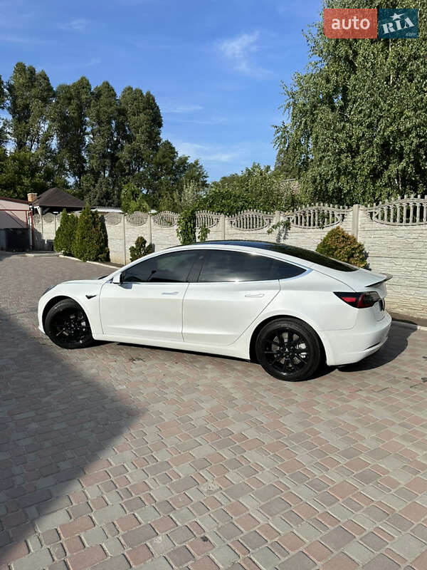 Седан Tesla Model 3 2020 в Запоріжжі