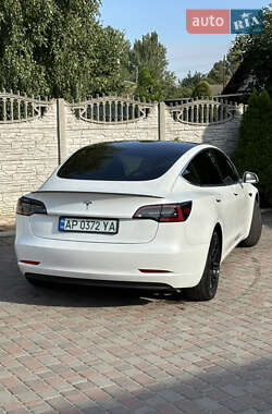 Седан Tesla Model 3 2020 в 