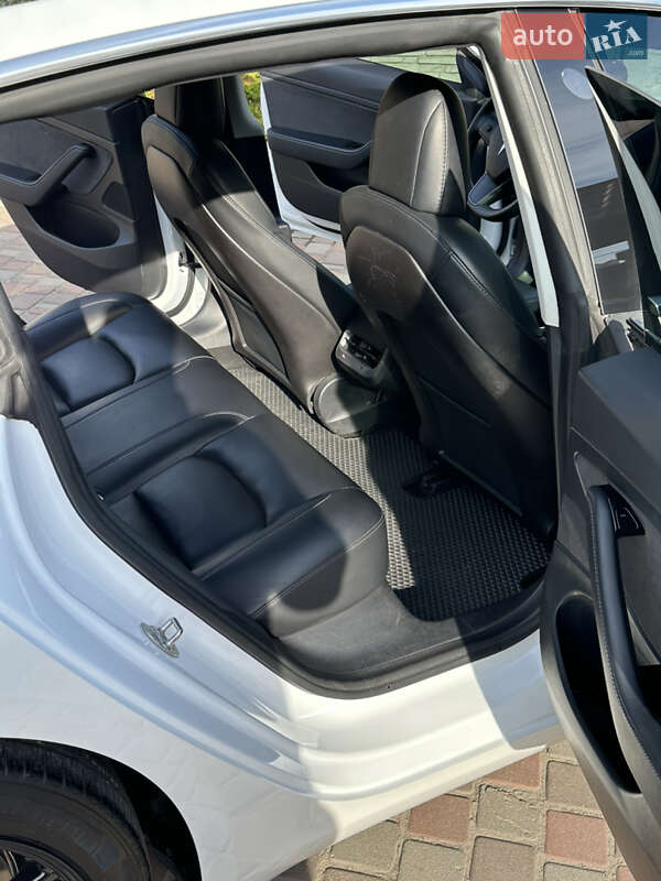 Седан Tesla Model 3 2020 в Запоріжжі