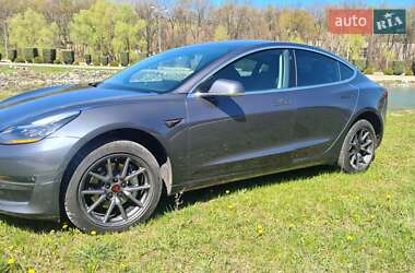 Седан Tesla Model 3 2019 в 