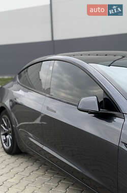 Седан Tesla Model 3 2023 в 