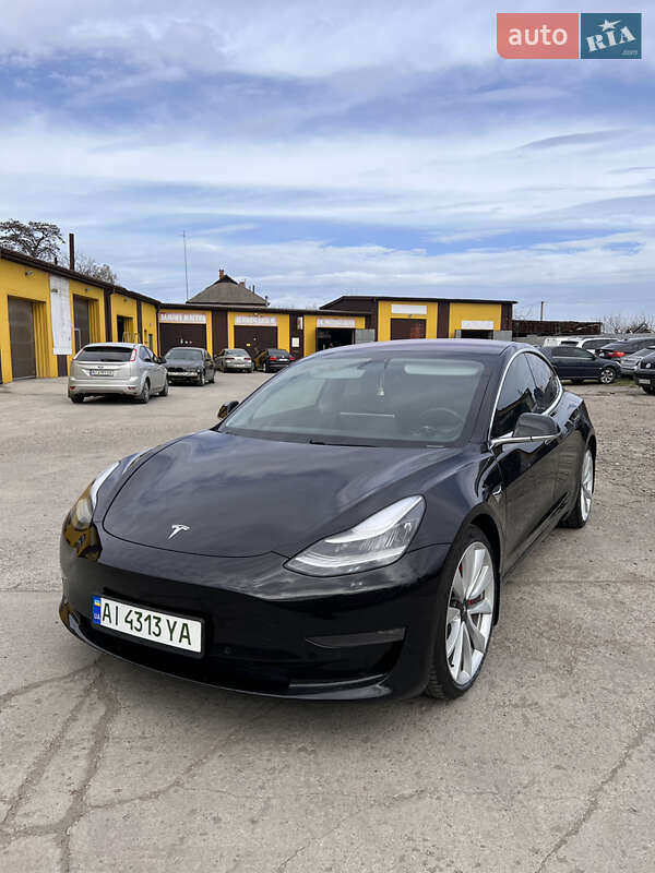 Седан Tesla Model 3 2019 в 