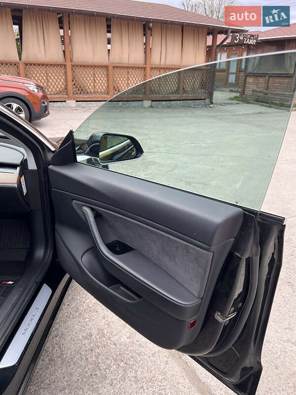 Седан Tesla Model 3 2019 в Сквирі